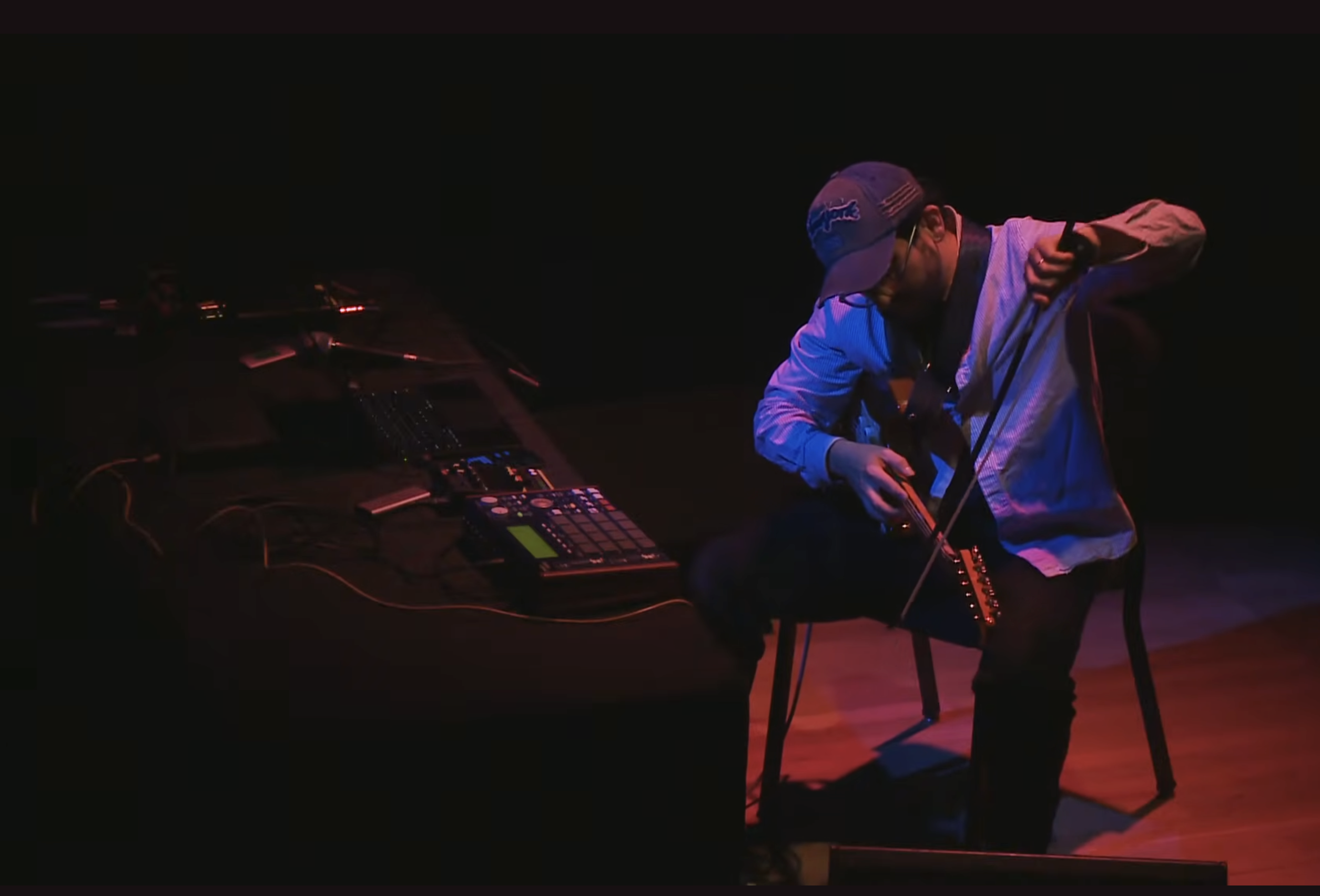 Sydney performing during MIXOLOGY